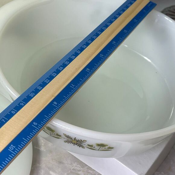 VTG Fire-King Meadow Green Casserole 1.5 QT with lid. - Picture 7 of 9